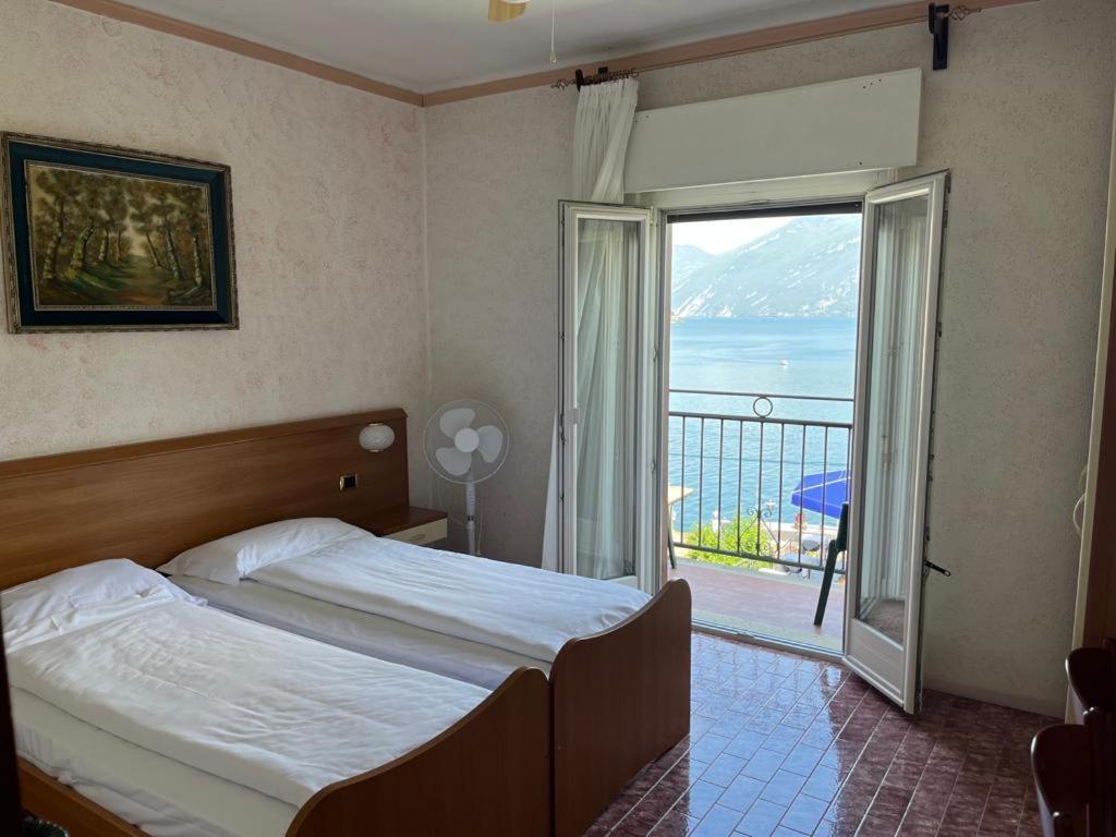 Hotel Alla Noce ลีโมเนซุลการ์ดา ภายนอก รูปภาพ
